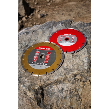 Tarcza diamentowa segmentowa 230x2,8x7,5x22,23 mm PROLINE
